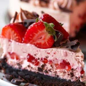 No-Bake Chocolate Covered Strawberry Cheesecake Recipe