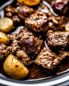Slow Cooker Garlic Butter Beef Bites & Potatoes Recipe