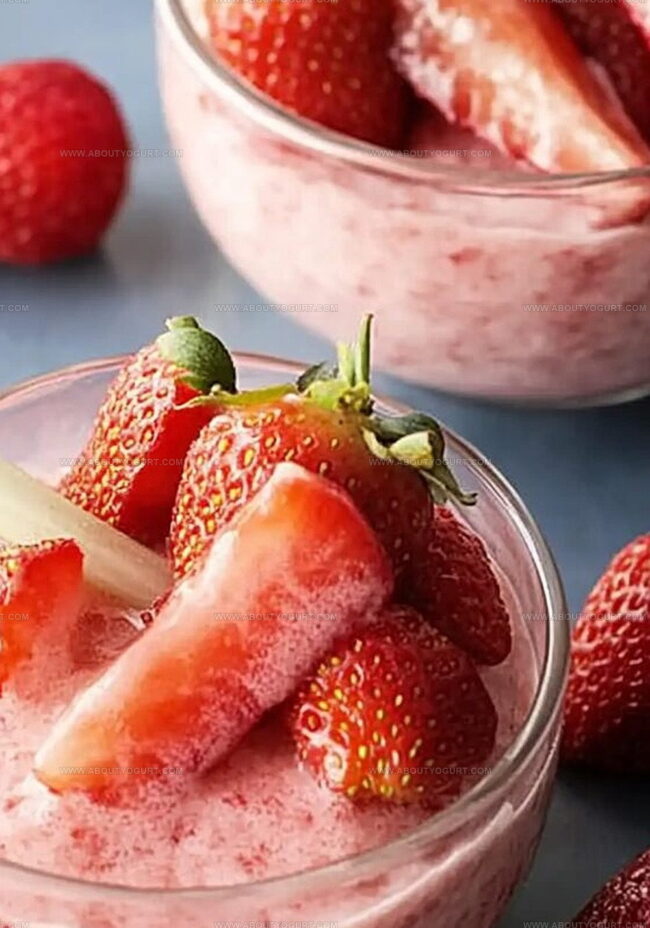 How to Make Strawberry Rhubarb Cream Smoothly