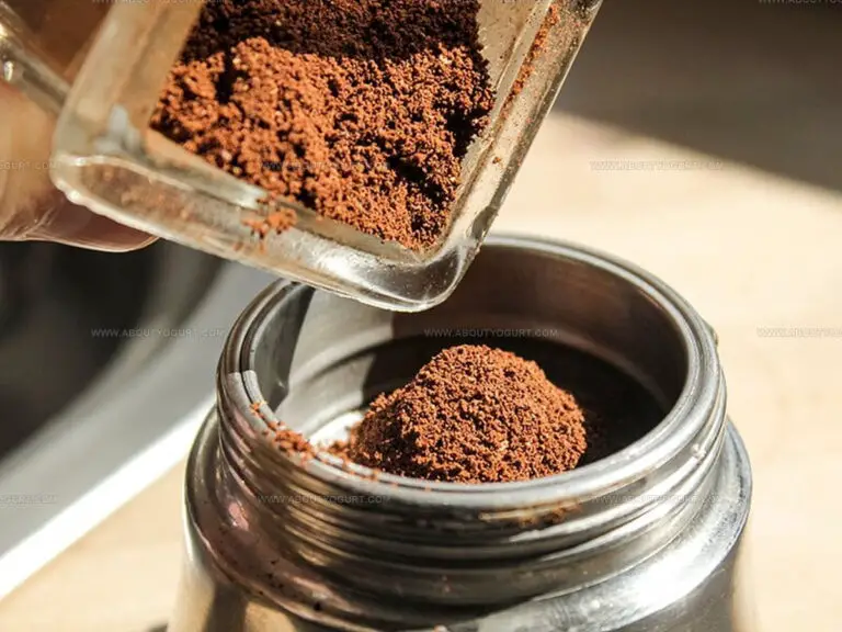 4 Coffee Liqueur Replacements for Drinks and Desserts