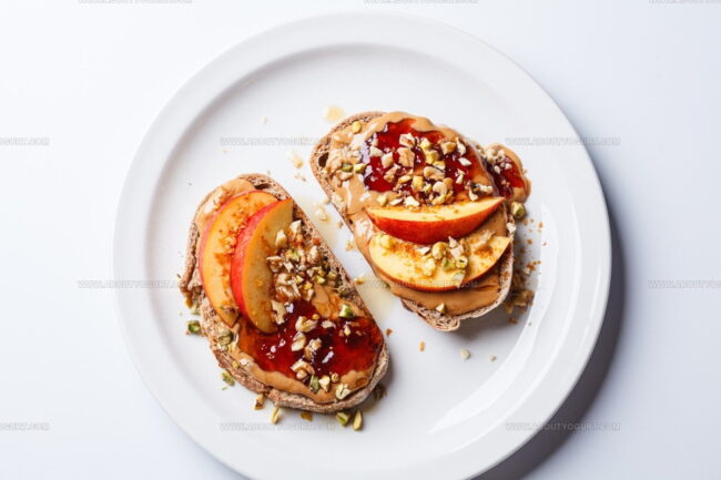 Can You Find Vegan or Gluten-Free Options in American Breakfasts?