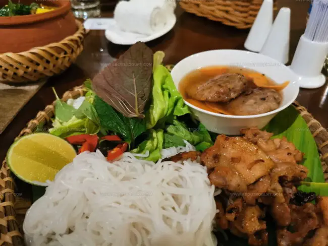 Grilled Pork Meatballs With Vermicelli Noodles (Bun Cha)